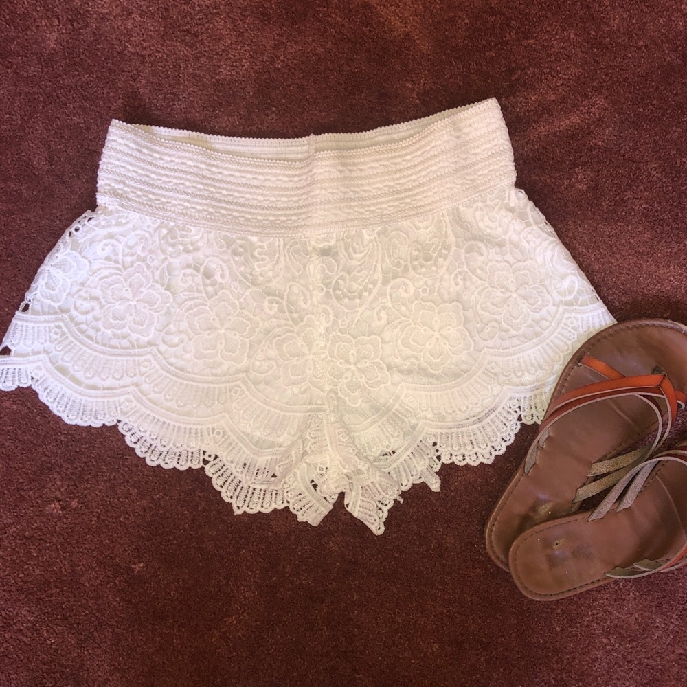 White lace shorts size S